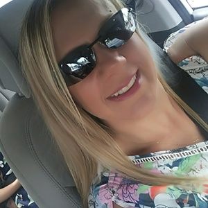 Meet your Posher, Carrie